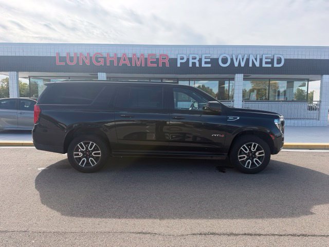 Used 2024 GMC Yukon XL AT4 w/ Technology Package AWD/4WD image 5