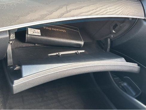 Used 2019 Mercedes-Benz E 300 4MATIC image 25