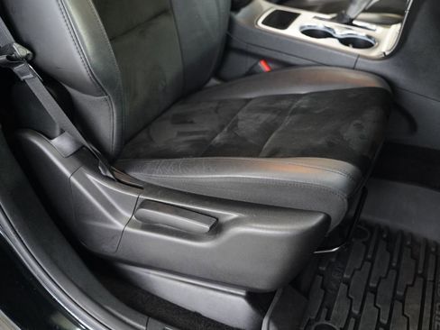 Used 2018 Jeep Grand Cherokee Altitude image 26