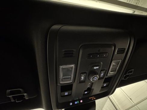 Used 2024 Chevrolet Tahoe Z71 w/ Luxury Package image 12