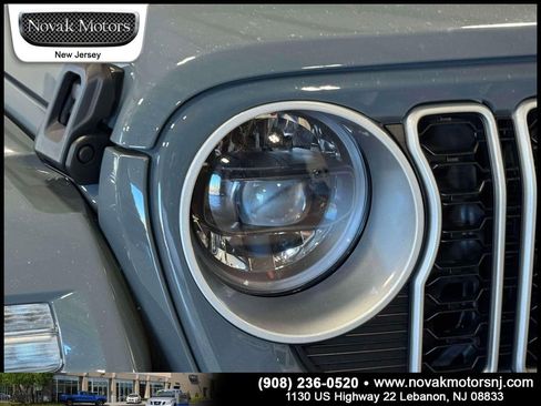 Used 2024 Jeep Wrangler Unlimited Sahara w/ Technology Group AWD/4WD image 11