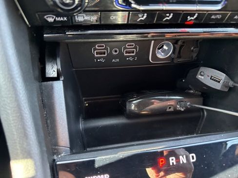 Used 2024 Jeep Grand Cherokee L Limited w/ Black Appearance Package image 30