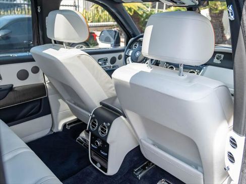 Certified 2019 Rolls-Royce Cullinan AWD/4WD image 33