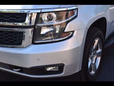 Used 2018 Chevrolet Tahoe LT w/ Luxury Package RWD image 47