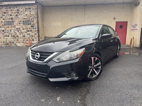 Used 2017 Nissan Altima 2.5 SR FWD image 2