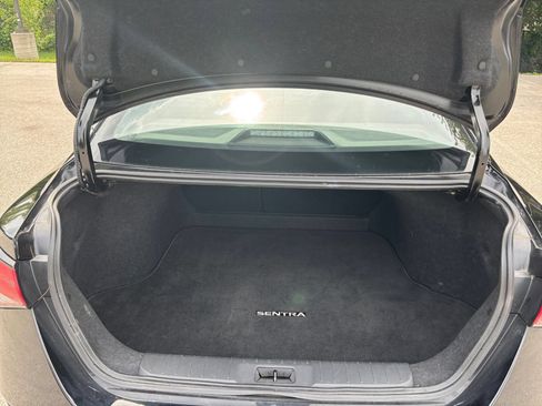 Used 2025 Nissan Sentra SV FWD image 27