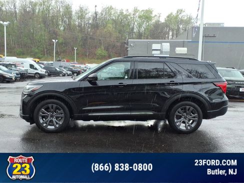 Certified 2025 Ford Explorer Active w/ Active Comfort Package AWD/4WD image 5