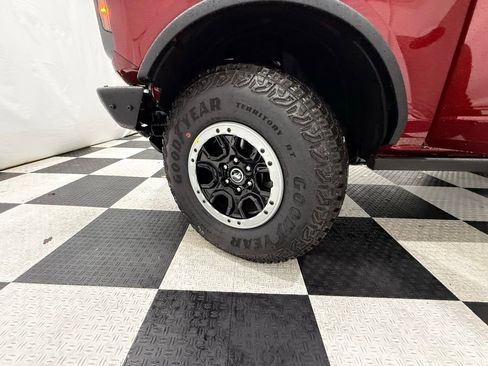 New 2025 Ford Bronco Badlands w/ Sasquatch Package image 11