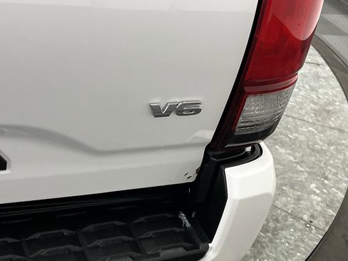 Used 2019 Toyota Tacoma TRD Sport image 30