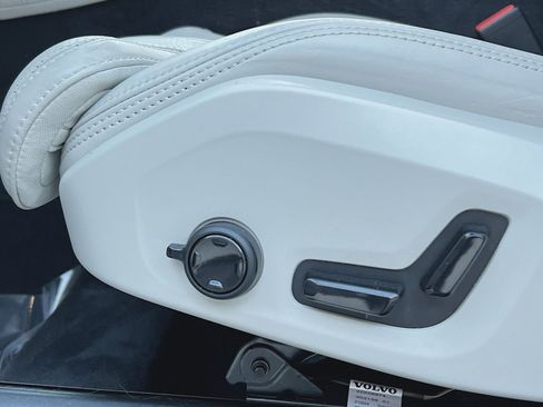 Certified 2022 Volvo XC90 T6 Inscription w/ Climate Package image 14