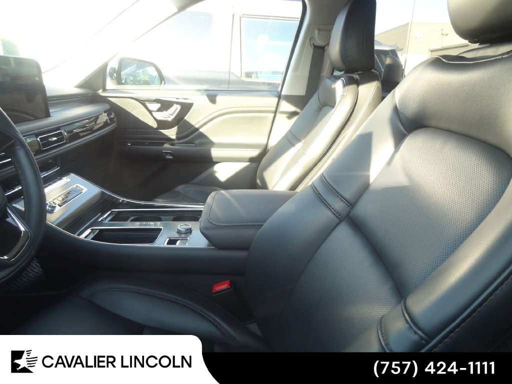 Used 2026 Lincoln Aviator AWD image 6