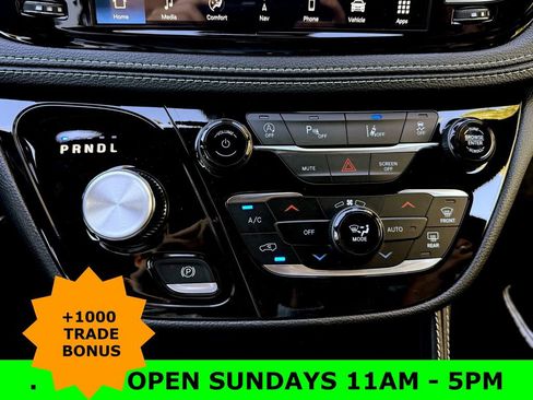 New 2026 Chrysler Pacifica Limited w/ Uconnect Theater Family Group image 30