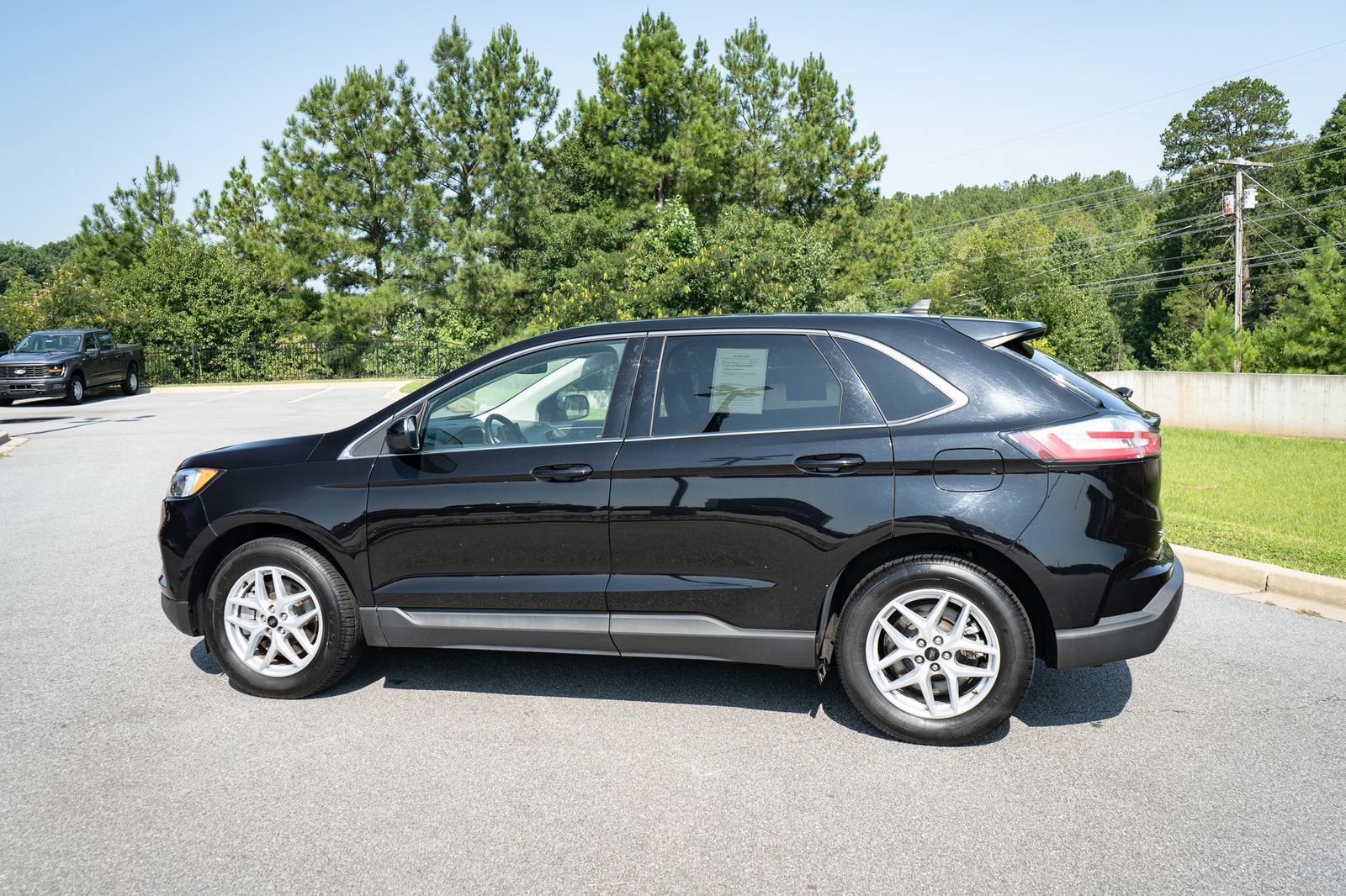 Used 2024 Ford Edge SEL AWD/4WD image 7
