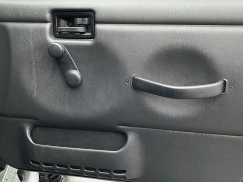 Used 2006 Jeep Wrangler Rubicon w/ Security Group image 28