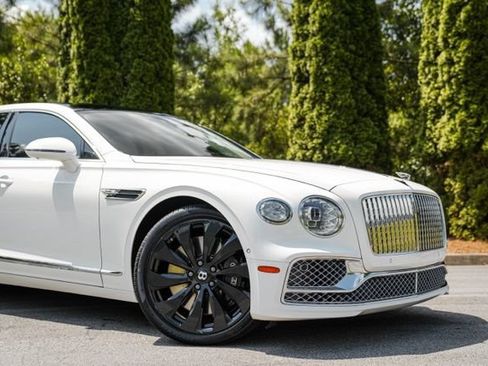Used 2022 Bentley Flying Spur V8 AWD/4WD image 7