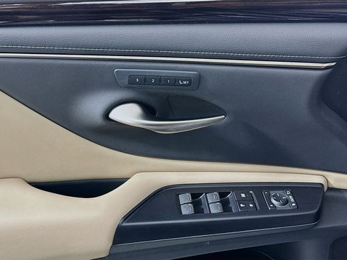 Used 2021 Lexus ES 350 w/ Premium Package image 15