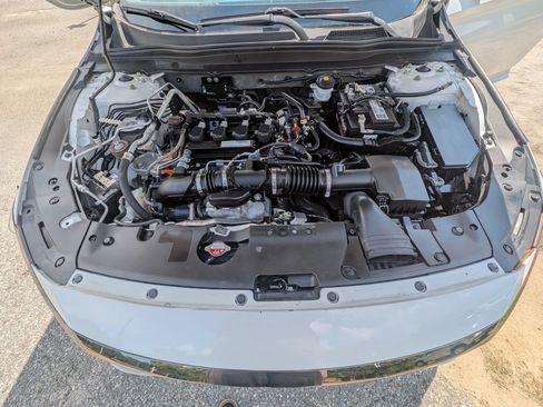Used 2019 Honda Accord Sport image 10