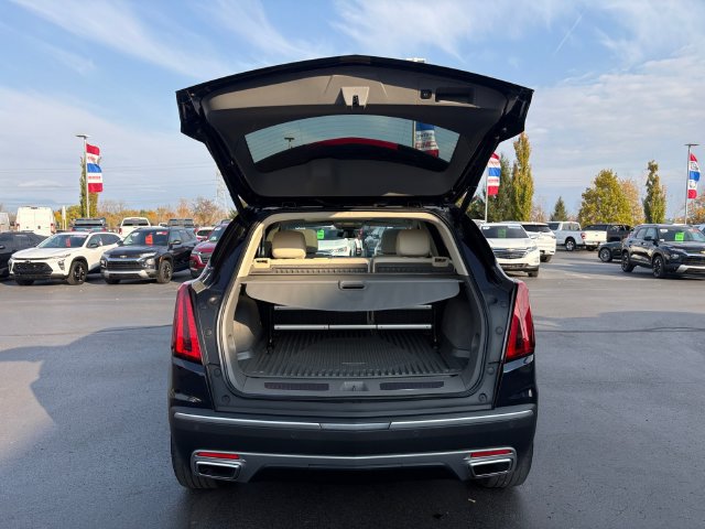Used 2022 Cadillac XT5 Premium Luxury w/ LPO, Floor Liner Package AWD/4WD image 5