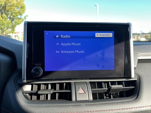 Used 2025 Toyota RAV4 SE image 23