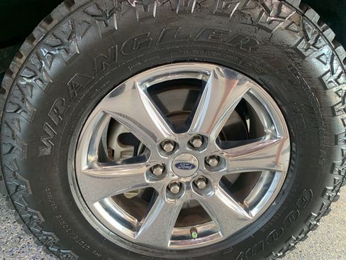 Used 2019 Ford F150 XLT w/ Equipment Group 302A Luxury AWD/4WD image 29