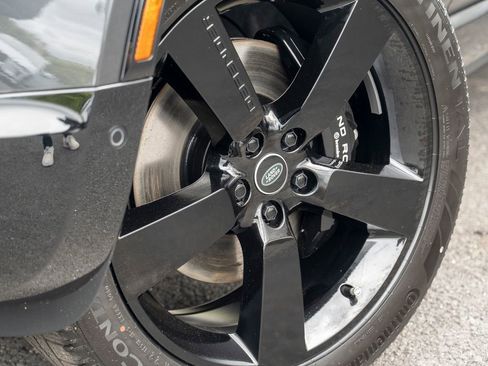 New 2025 Land Rover Defender 130 V8 image 9