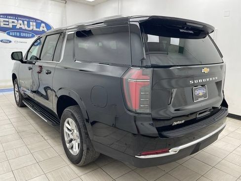 New 2026 Chevrolet Suburban LT AWD/4WD image 19