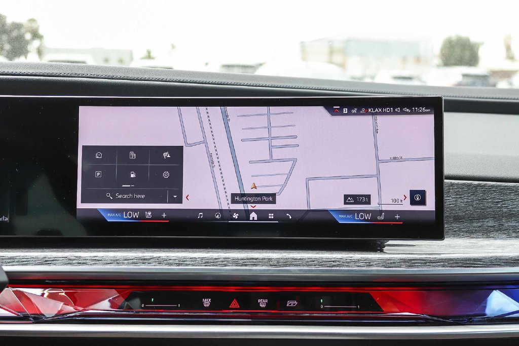 Used 2026 BMW 740i xDrive AWD/4WD image 15
