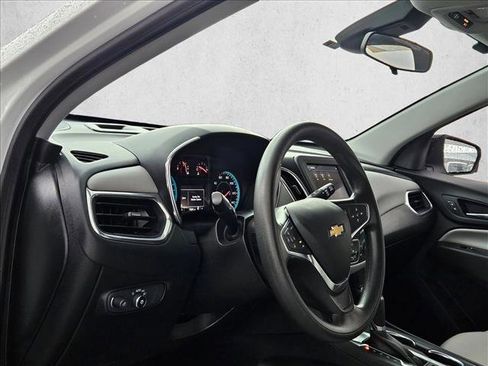 Used 2020 Chevrolet Equinox LS w/ LS Convenience Package image 9