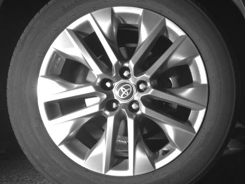 Used 2023 Toyota RAV4 XLE Premium AWD/4WD image 11