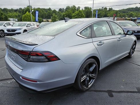 Used 2024 Honda Accord Sport image 7