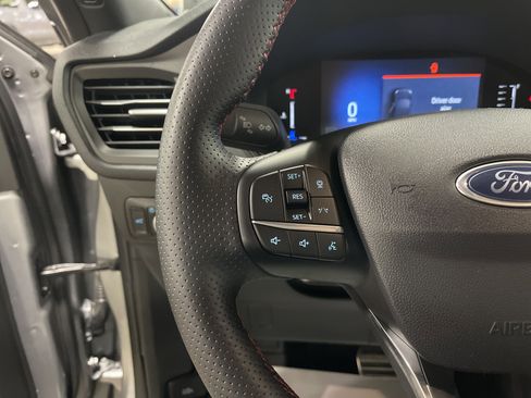 Used 2024 Ford Escape ST-Line w/ Tech Pack #1 image 18