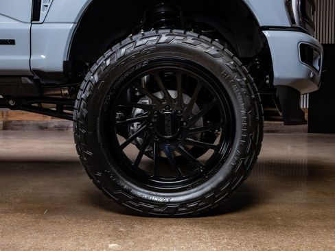 Used 2026 Ford F250 Platinum w/ Platinum Plus Package image 12