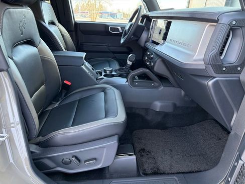 New 2026 Ford Bronco Outer Banks w/ Sasquatch Package image 18