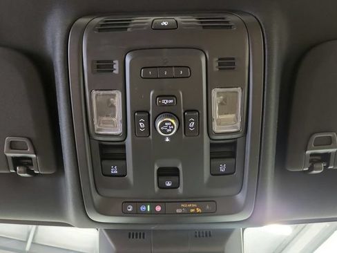 Used 2023 Cadillac Escalade ESV Premium Luxury AWD/4WD image 31