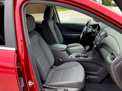 Used 2024 Chevrolet Equinox LT w/ LPO, Floor Liner Package FWD image 16