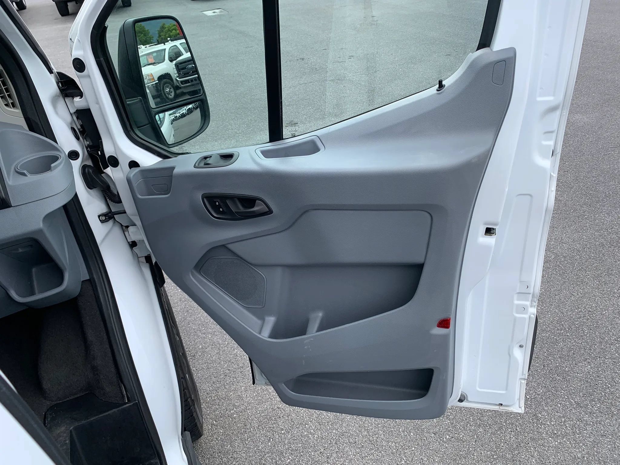 Used 2018 Ford Transit 350 XL RWD image 22