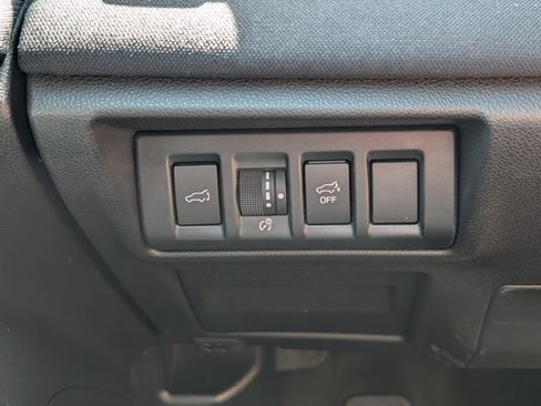 Used 2025 Subaru Outback Premium AWD/4WD image 26