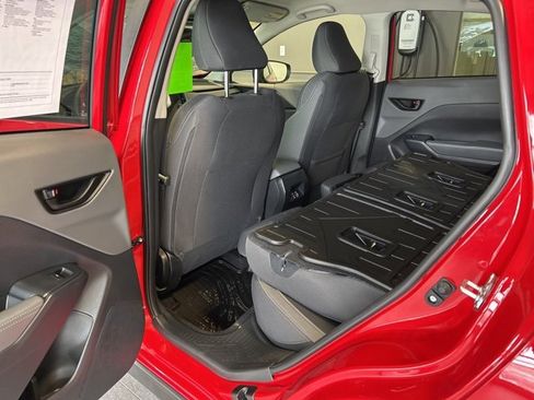 Used 2025 Subaru Crosstrek 2.0i Premium image 28