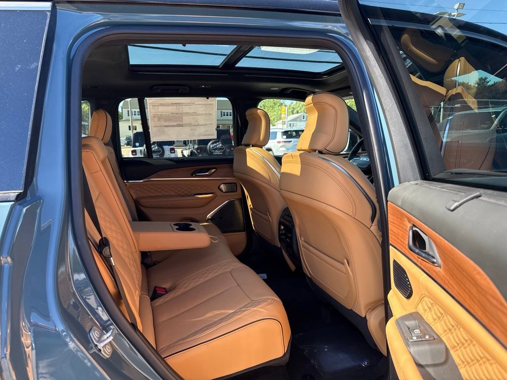New 2027 Jeep Grand Cherokee Summit AWD/4WD image 27