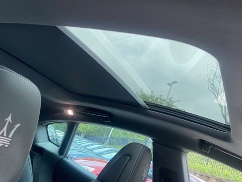 Used 2021 Maserati Levante S GranSport image 43