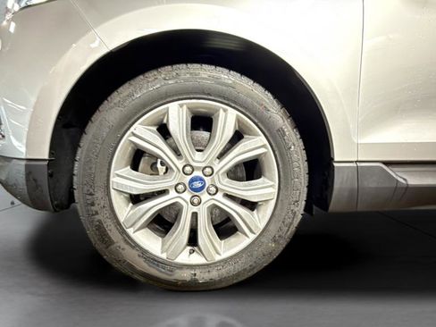 Used 2019 Ford Edge Titanium w/ Cold Weather Package AWD/4WD image 28