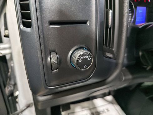 Used 2018 Chevrolet Silverado 1500 W/T w/ Trailering Package image 12