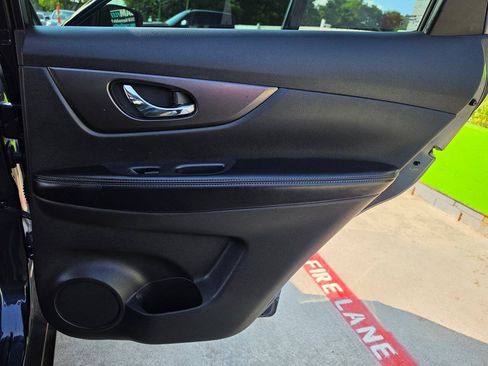 Used 2014 Nissan Rogue S FWD image 21