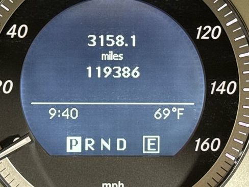Used 2011 Mercedes-Benz GLK 350 4MATIC image 32