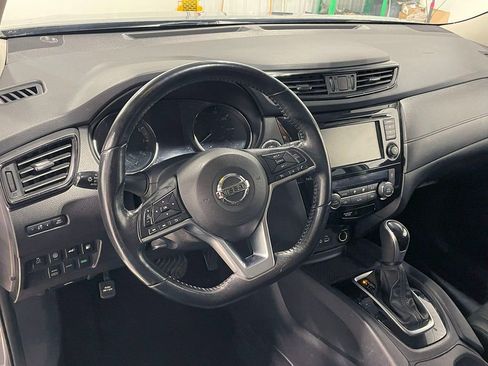 Used 2020 Nissan Rogue SV image 19
