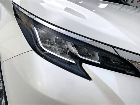Certified 2021 Toyota Sienna XLE image 29