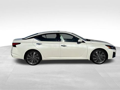 Used 2025 Nissan Altima 2.5 SL image 11