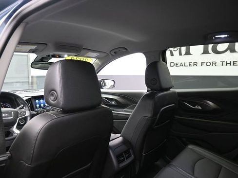 Used 2024 GMC Terrain SLT w/ Infotainment Package II image 24