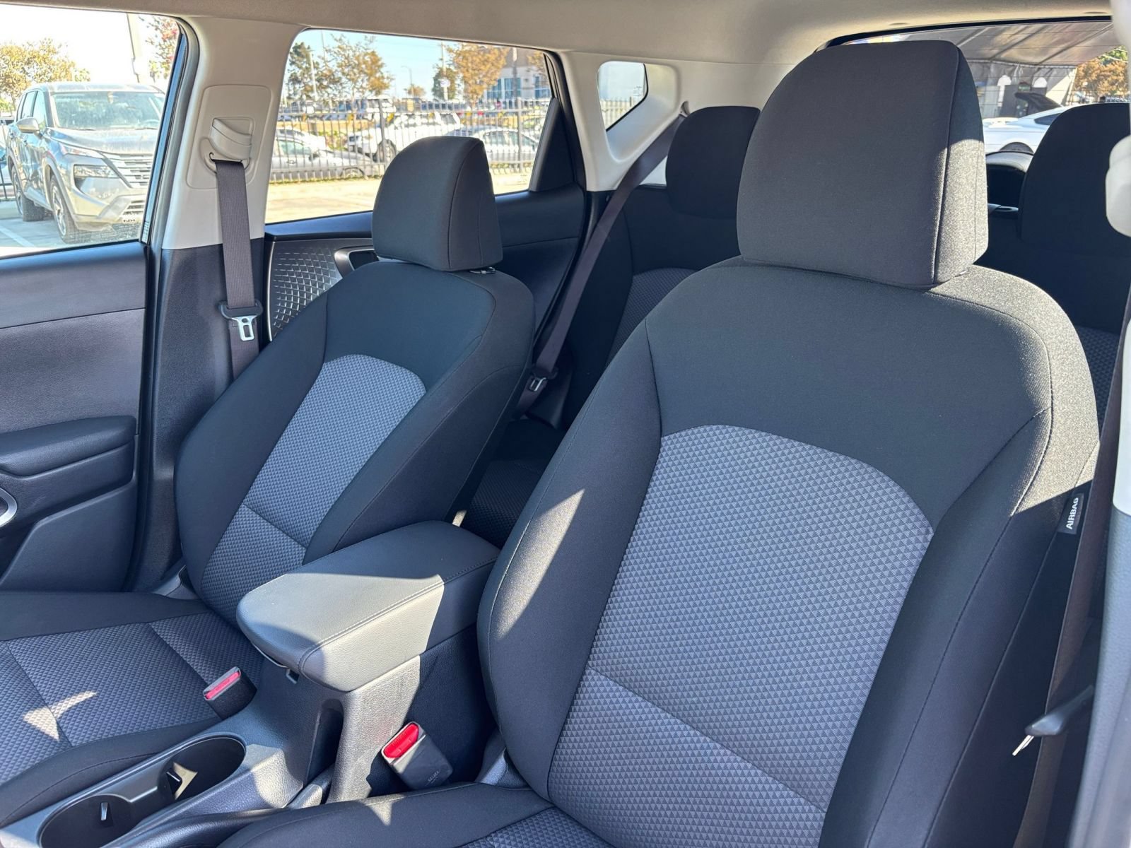 Used 2025 Kia Soul LX w/ LX Technology Package FWD image 26