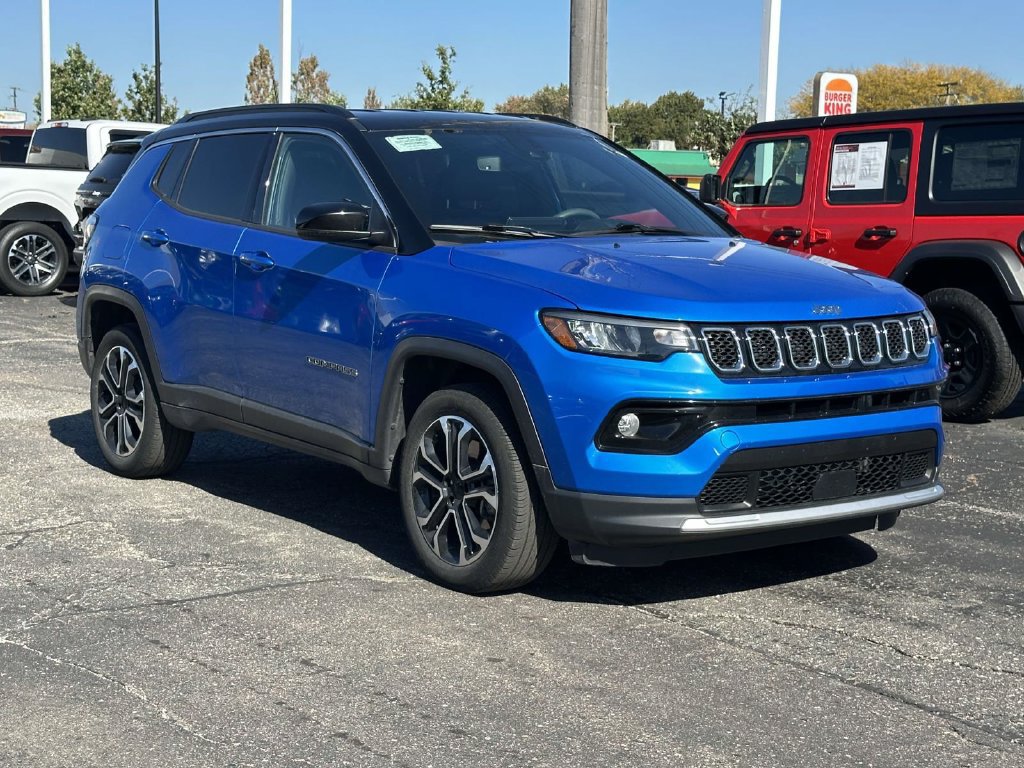 Used 2024 Jeep Compass Limited AWD/4WD image 1